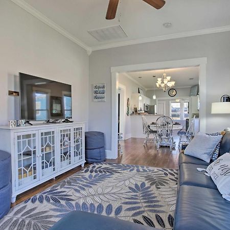 Cozy Beach Bungalow Near Galveston Seawall And Pier Εξωτερικό φωτογραφία