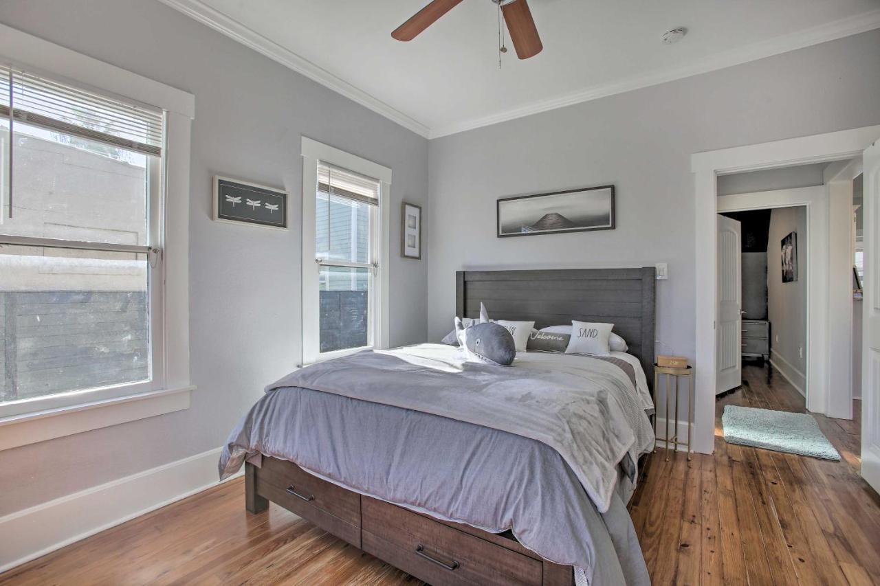 Cozy Beach Bungalow Near Galveston Seawall And Pier Εξωτερικό φωτογραφία