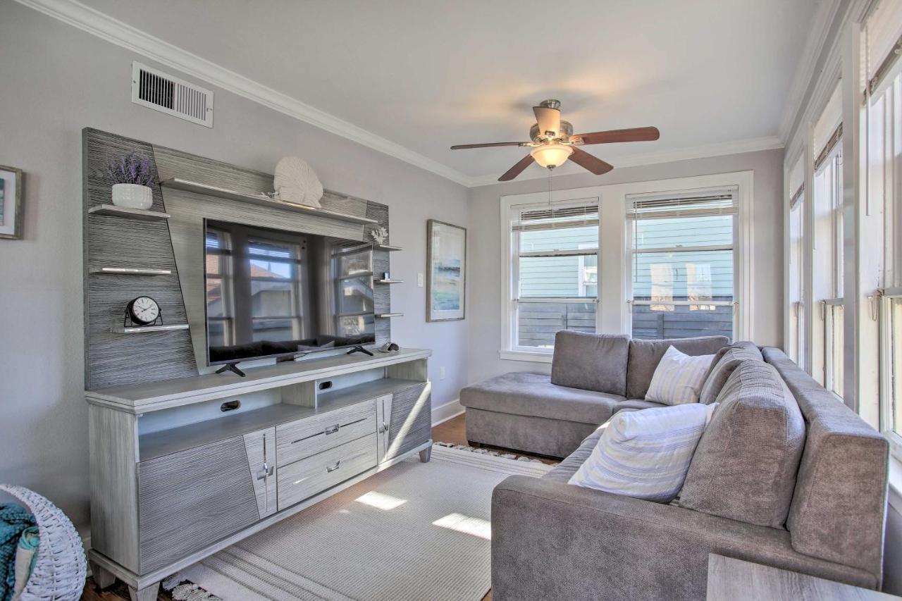 Cozy Beach Bungalow Near Galveston Seawall And Pier Εξωτερικό φωτογραφία