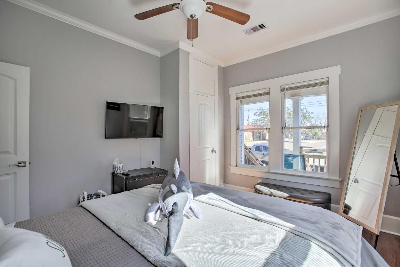 Cozy Beach Bungalow Near Galveston Seawall And Pier Εξωτερικό φωτογραφία