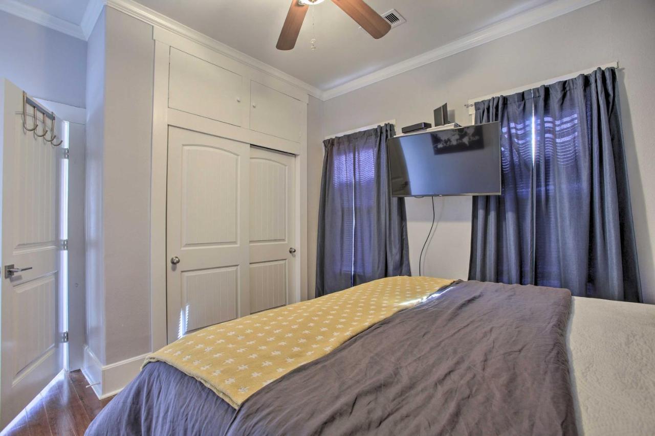 Cozy Beach Bungalow Near Galveston Seawall And Pier Εξωτερικό φωτογραφία